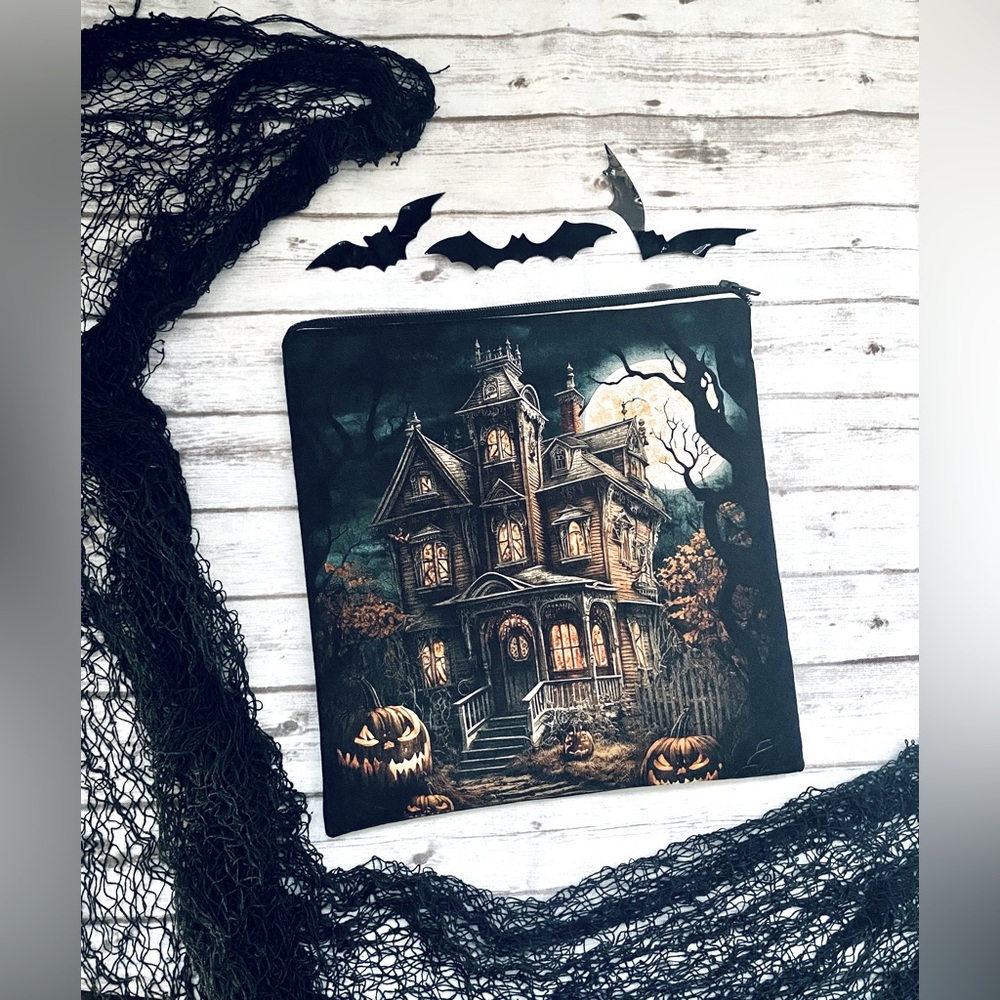Spooky Beautiful Haunt House Accessories Bag Haunted Scare Darkness